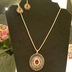 Necklace and earring set